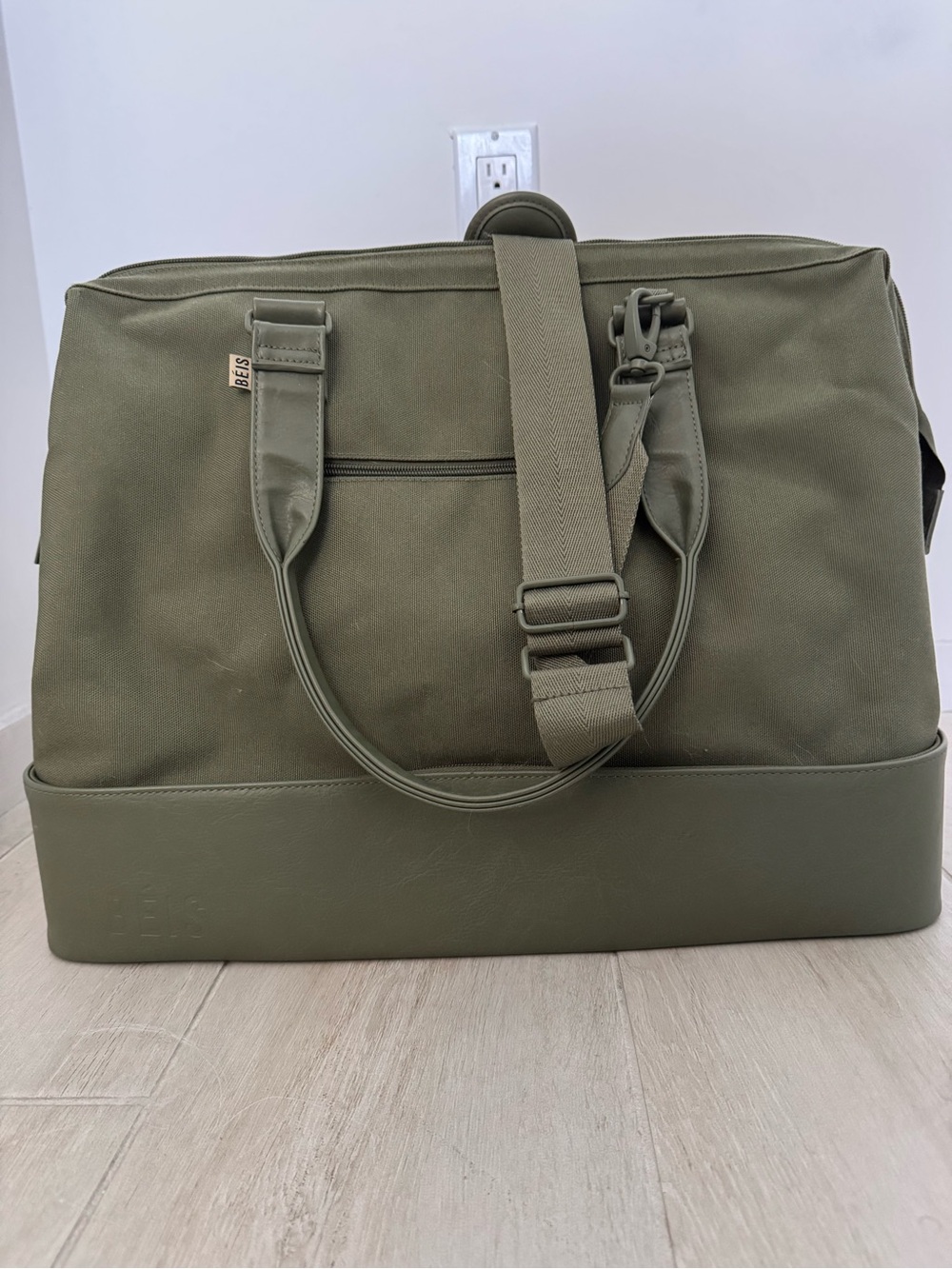 BEIS Olive Green WEEKENDER - Picture 2 of 4